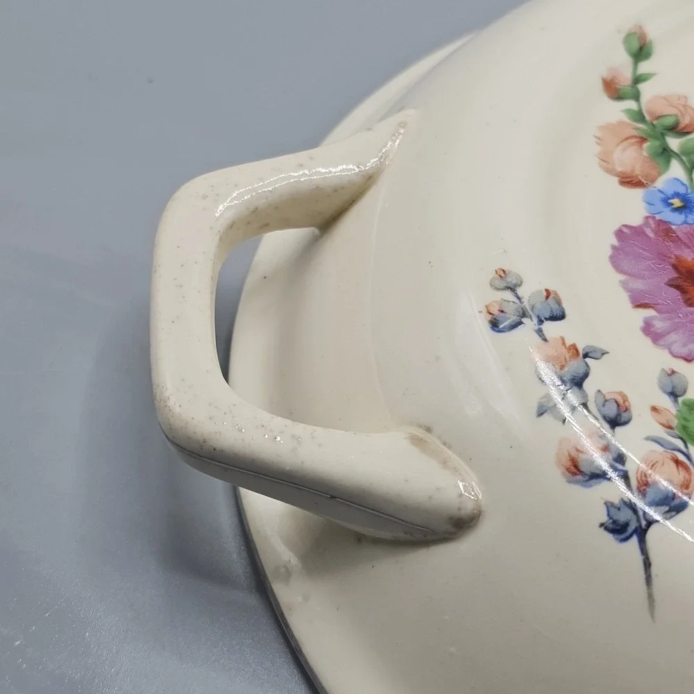 Vintage Universal Potteries Floral Casserole Made In USA Oven Proof Cottagecore